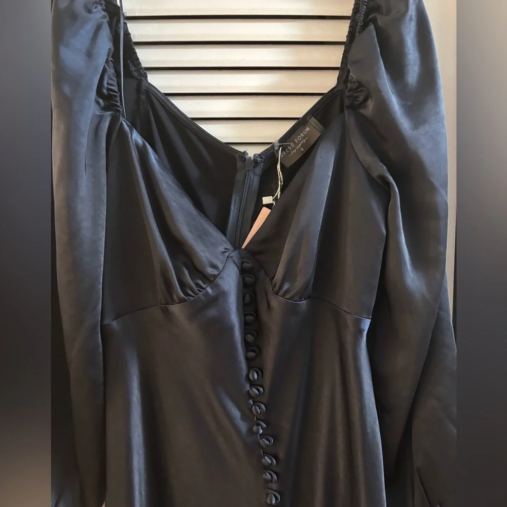 NWT Dress Forum navy blue button-down midi dress
